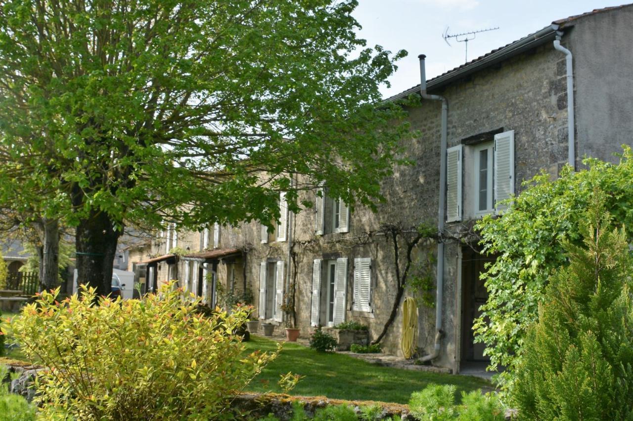 Les Noyers Aulnay Bed & Breakfast Aulnay  Bagian luar foto