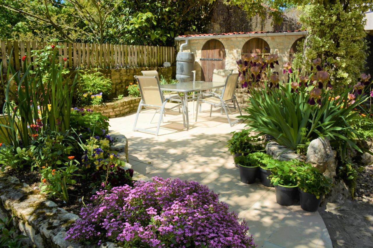 Les Noyers Aulnay Bed & Breakfast Aulnay  Bagian luar foto