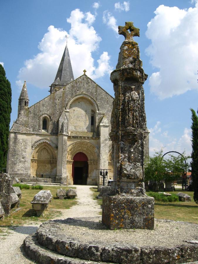 Les Noyers Aulnay Bed & Breakfast Aulnay  Bagian luar foto